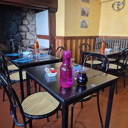 Logis Hotel Restaurant L'Oustal Naves  Exterior photo